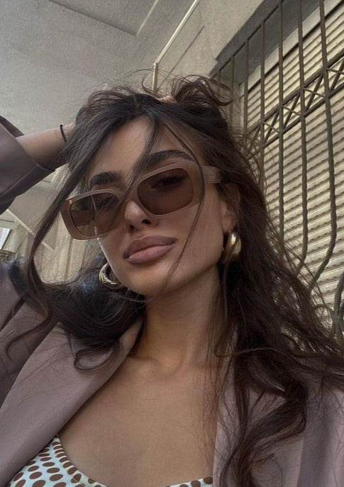 Neri | Sonnenbrille mit quadratischem und rundem Rahmen