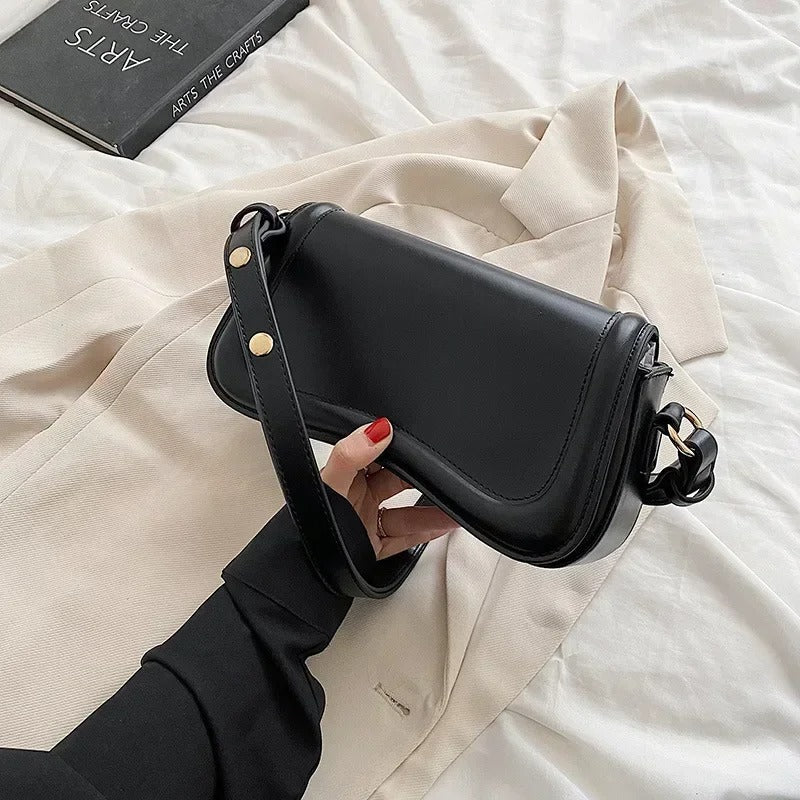 Cadence | Handtasche aus veganem Leder mit gewellter Klappe