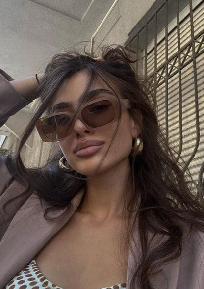 Neri | Sonnenbrille mit quadratischem und rundem Rahmen